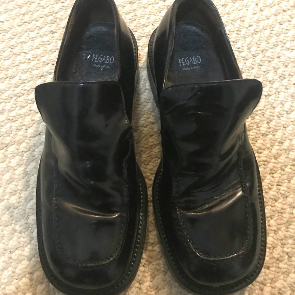 SUPER COOL PATENT LEATHER DRESS SHOES